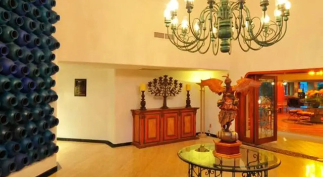 Elegant Jr. Suite Perfect for 4 Guest in Cabo, Забронировать Гостевой дом Отели Южной Нижней Калифорнии с парковкой, Парковка