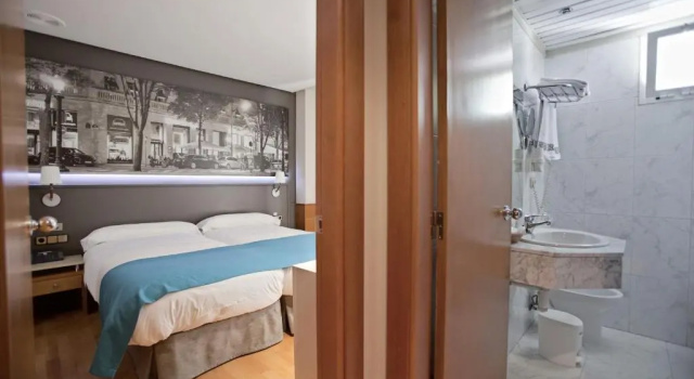Standard Twin room Don Carlos