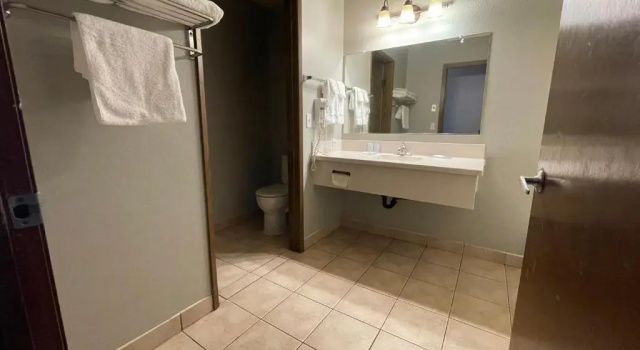 Четырёхместный номер Economy Sunnyside Inn and Suites