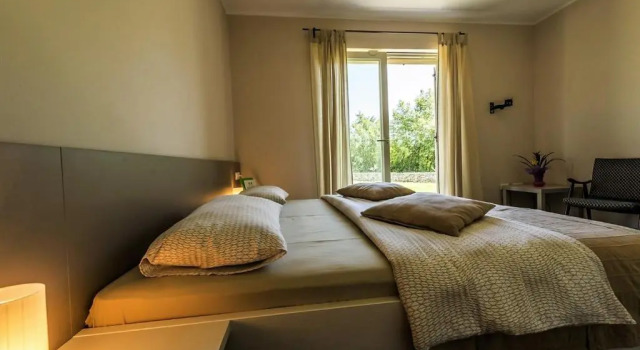 Holiday Home Vila Marten, Rezerwuj Willa Hotele w Pilkovici z parkingiem, Parking