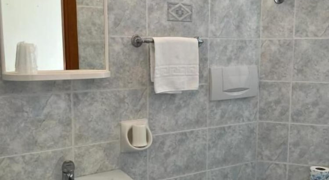Четырёхместный номер Comfort с балконом Hotel Blue Ribbon