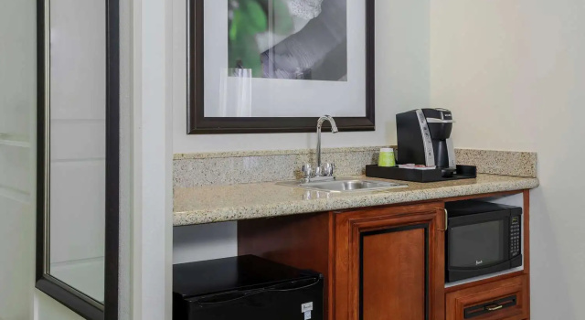 Двухместный люкс c 1 комнатой Hilton Garden Inn Chicago/Midway Airport