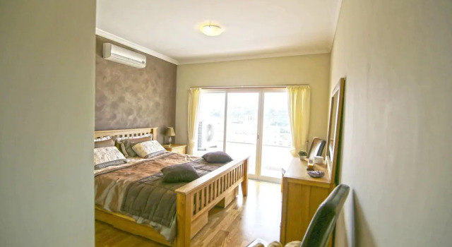 Apartment with 2 Bedrooms in Armação de Pêra, with Wonderful Sea View, Pool Access, Furnished Balcony - 800 M From the Beach, Rezerwuj Apartament Hotele w Algarve z parkingiem, Parking