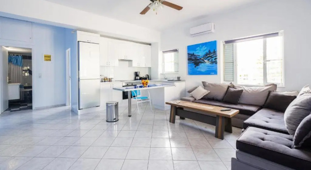 Апартаменты Blue & White lux flat, just 50 meters from beach!
