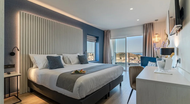 Номер Deluxe с балконом Ramada Resort by Wyndham Puerto de Mazarron