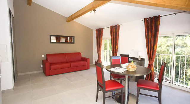 The Originals City, Hôtel Les Bastides du Gapeau, Prenota Hotel Hotel a Alvernia con parcheggio, Parcheggio