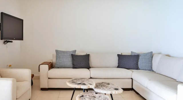 Bellevue Beach Apartments 5