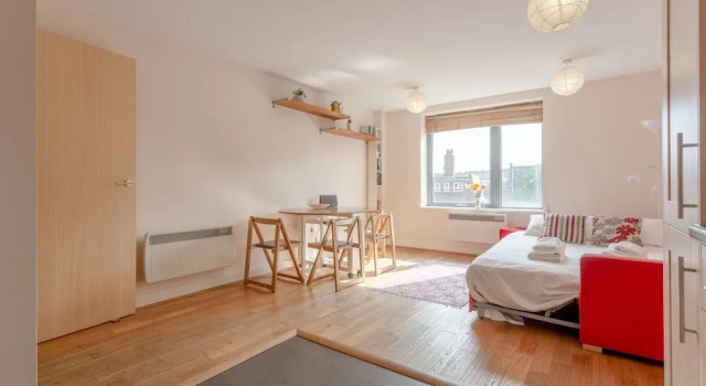 Charming 1 Bedroom Property Next to Clapham Common