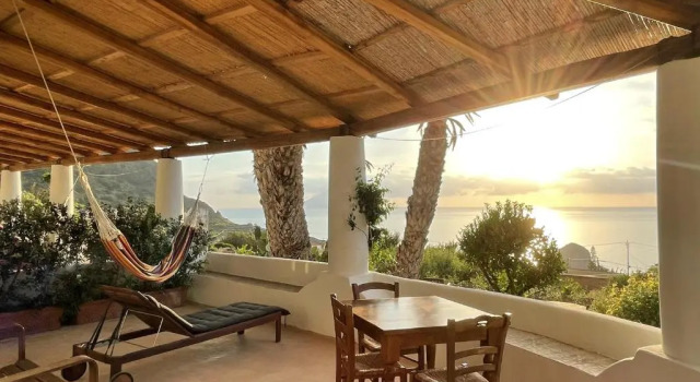 Трёхместный номер Standard с видом на море Hotel La Locanda Del Postino