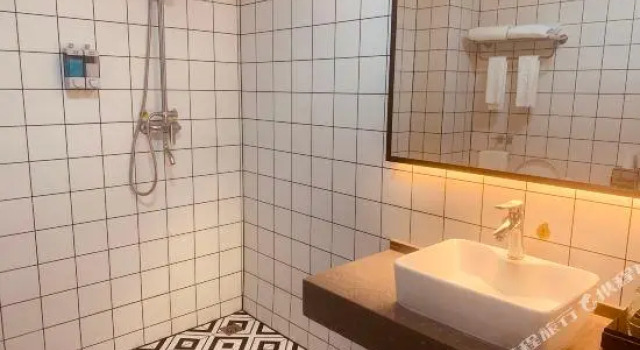 Jingzhou Building Hotel (Wuhan Wangjiawan Metro Station), Prenota Hotel Wuhan Hubei