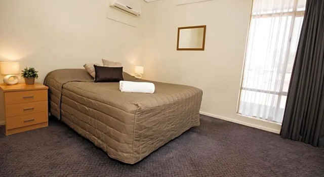 Апартаменты с 3 комнатами Kalgoorlie Overland Motel