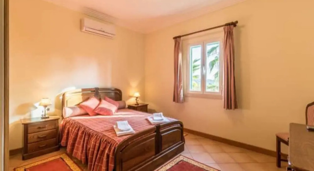 Villa - 4 Bedrooms with Pool and WiFi - 102546, Book Villa Villaer i Guia, Villa