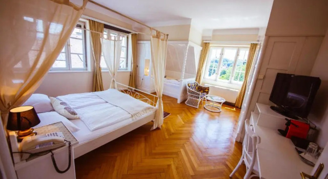 Семейный номер Standard с видом на озеро Hotel Carinthia Velden