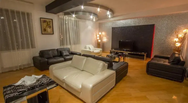 Hotel Red House, Rezerwuj Hotel Bakuriani Samckhe Javakheti