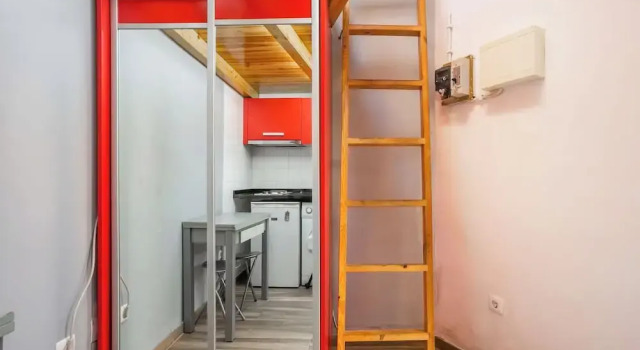 Real01 · Tiny Little Home in the City Centre