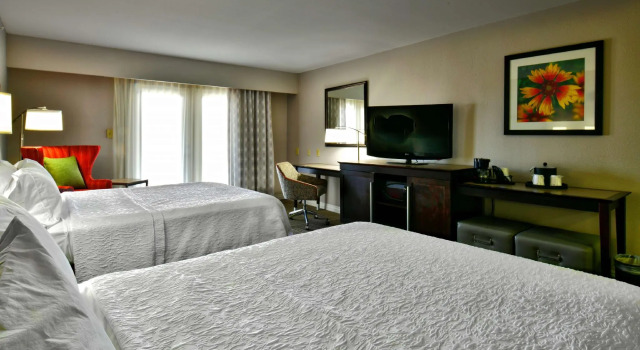 Четырёхместный номер Standard Hampton Inn & Suites Fredericksburg
