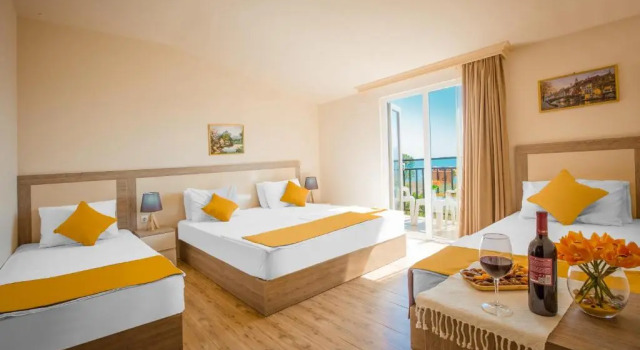 Четырёхместный номер Standard с видом на море Iveria Elli Hotel