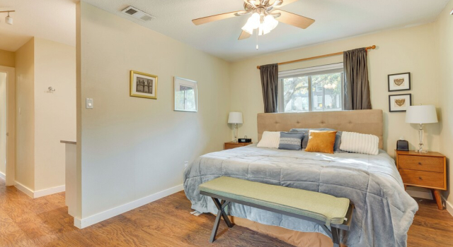 Коттедж с 4 комнатами Austin Home Near Zilker Park w/ Yard: Pets Allowed