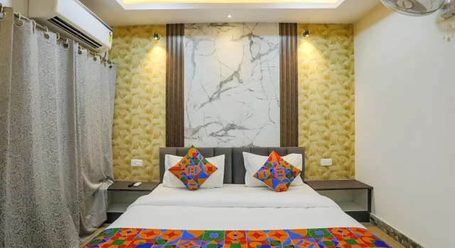 Номер Deluxe FabHotel Namaste Kashi
