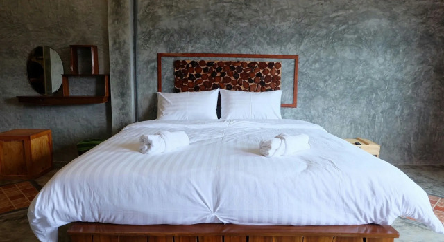 Sirah Hometel - Hostel, Забронировать Хостел Отели Ко-Пханган с парковкой, рядом с Пирс Тонг-Сала, Парковка