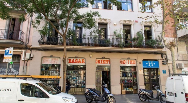 Alberg Sants Bcn, Забронировать Гостевой дом Гостевые дома Барселоны, рядом с Статуя «Женщина и птица», Гостевой дом