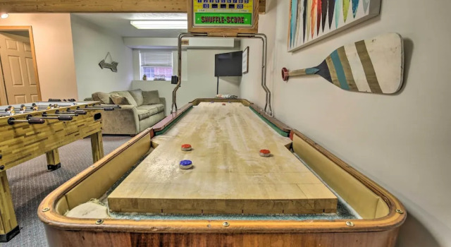 Logan Road Lookout, Lincoln City Home w/ Game Room, Prenota Casa vacanze Hotel a Oregon con parcheggio, Parcheggio