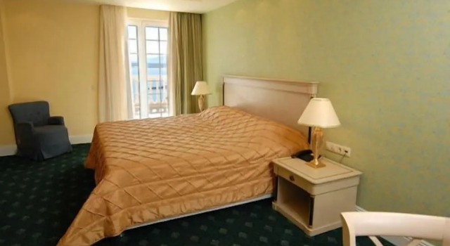 Трёхместный номер Standard с балконом Nafsika Palace Delphi-Itea