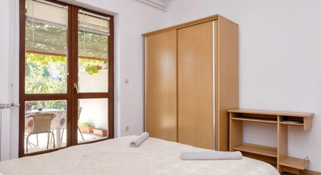 Apartments Draganic, Prenota Appartamento Hotel a Croatian Islands con parcheggio, Parcheggio