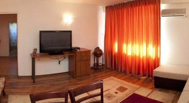 Family Hotel The Hunter's Lodge, Prenota Hotel Hotel a Distretto di Burgas con piscina, Piscina