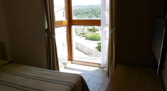 HOTEL ORENETA - Gironella, Book Hotel Hoteller i Gironella med parkering, Parkering