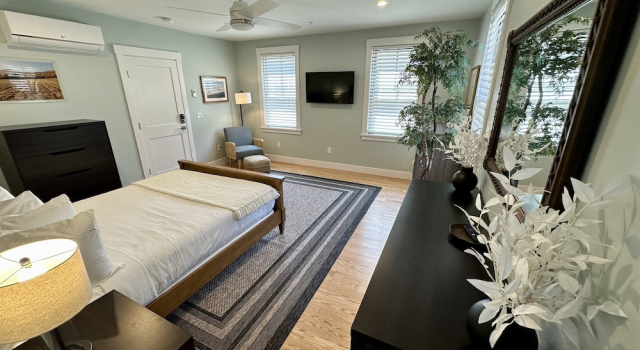 Апартаменты Downtown Newport Gem 1br W/ Parking & Prime Spot 1 Bedroom Apts