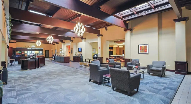 Holiday Inn Chicago North - Gurnee, an IHG Hotel, Buchen Sie Hotel Hotels in Illinois mit Parkplatz, Parkplätze