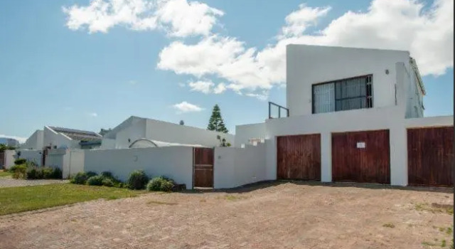 Safe, Accessible Venue Near Muizenberg for Accommodation and Events, Buchen Sie Hotel Muizenberg False Bay
