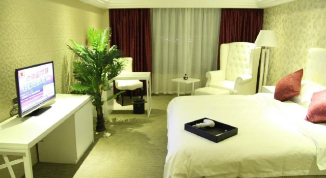 Jiashan Hollywood Hotel, Book Hotel Jiashan Zhejiang