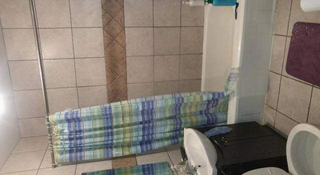 Номер Economy McMaster Accommodations