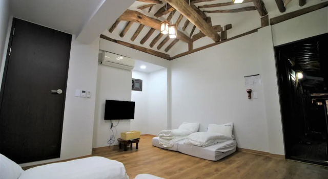 Четырёхместный номер Standard Bibimbap Hanok Guesthouse Gyeongbokgung