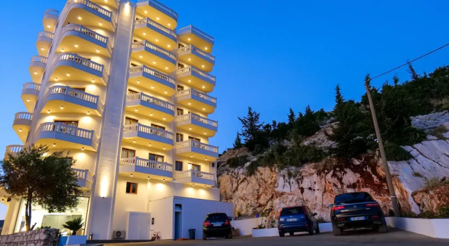 Sky Way SKK Luxury Apartments, Varaa Huoneisto Sarandë Vlorë County