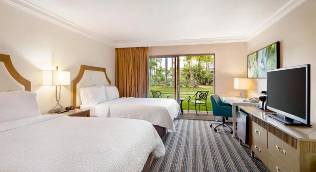 Четырёхместный номер Standard с видом на сад DoubleTree by Hilton San Diego Bayside