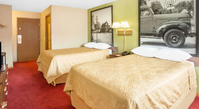 Habitación cuádruple Estándar Super 8 by Wyndham Normal Bloomington