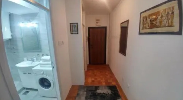 Simeon Apartment