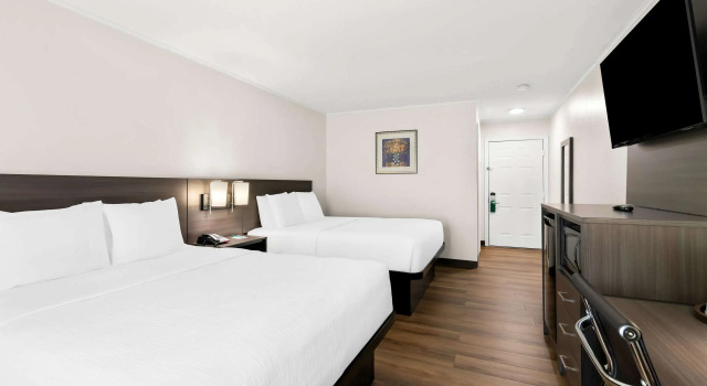 Четырёхместный номер Standard Quality Inn Merrimack - Nashua