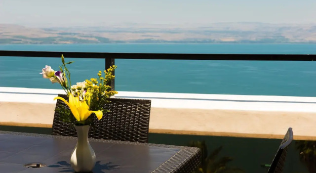 Полулюкс Club Hotel Tiberias