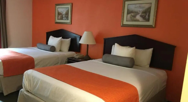 Четырёхместный номер Standard Howard Johnson by Wyndham Houma