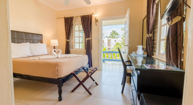 Travellers Beach Resort