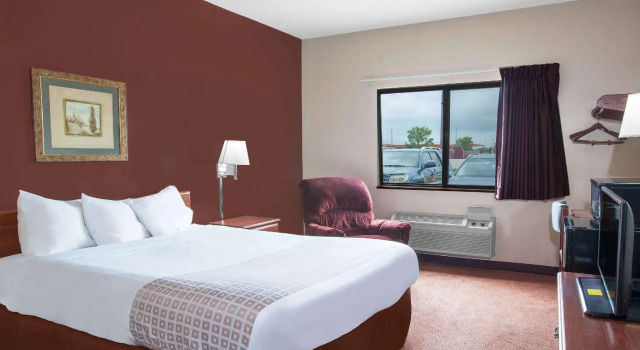 Двухместный номер Standard Super 8 by Wyndham Mason City