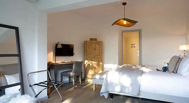 Номер Comfort Hôtel Font Mourier