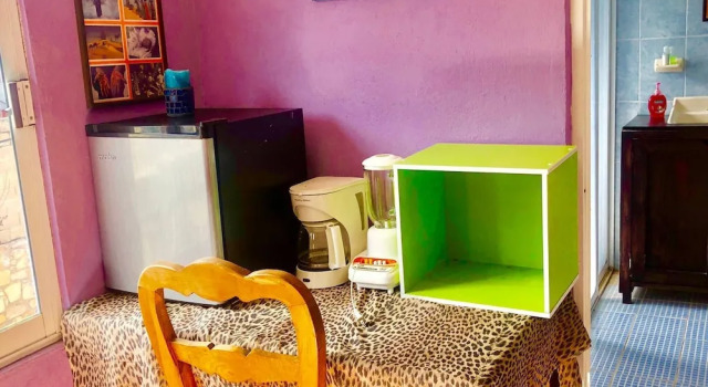 Room-central Comfy Small Studio, Забронировать Отель Сан-Кристобаль-де-лас-Касас Чьяпас, рядом с Central Plaza &amp; Park