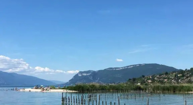 Chabot de Saint Maurice Meublé de Tourisme 3***, Забронировать Отель Бизнес-отели Шамбери, рядом с Cathédrale Métropole St-François de Sales, 4* 5*