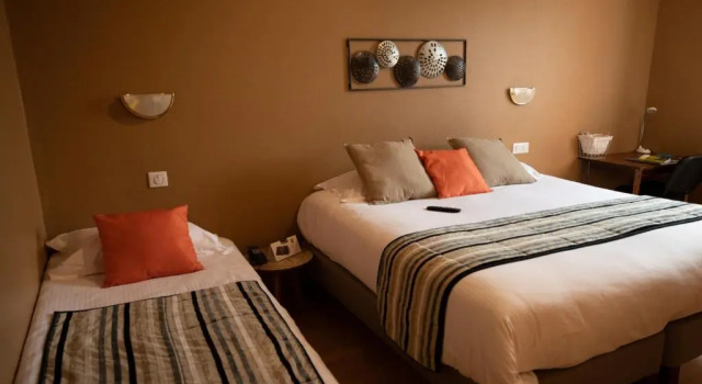 Трёхместный номер Standard Logis Hotel Restaurant LEscapade