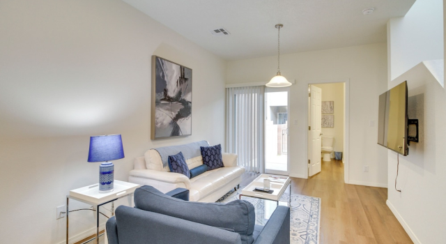 3 Mi to Old Town: Albuquerque Townhome w/ Yard!, Varaa Huoneisto Albuquerque New Mexico